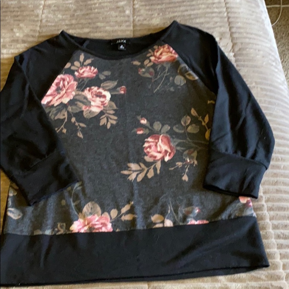 3/4 sleeve T-shirt